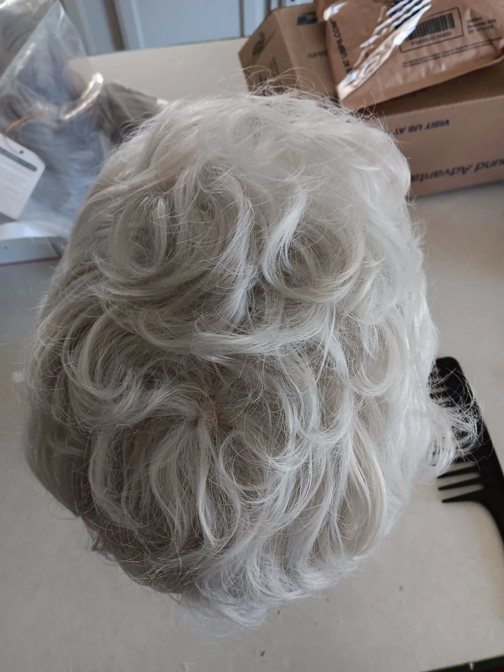Light Silver Short Women’s Wig - Classic Layered Style Synthetic
